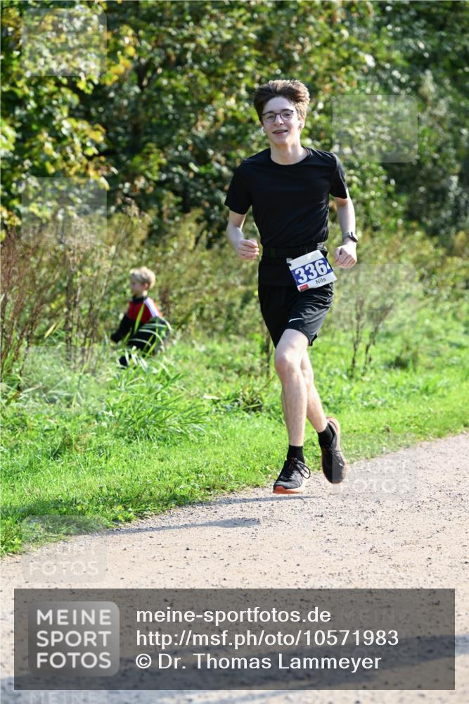 27.09.2026 - 35. Volkslauf durch das schöne Alstertal Dr. Thomas Lammeyer http://msf.ph/oto/10571983 27.09.2026 11:21:34 Laufen 336 meine-sportfotos.de