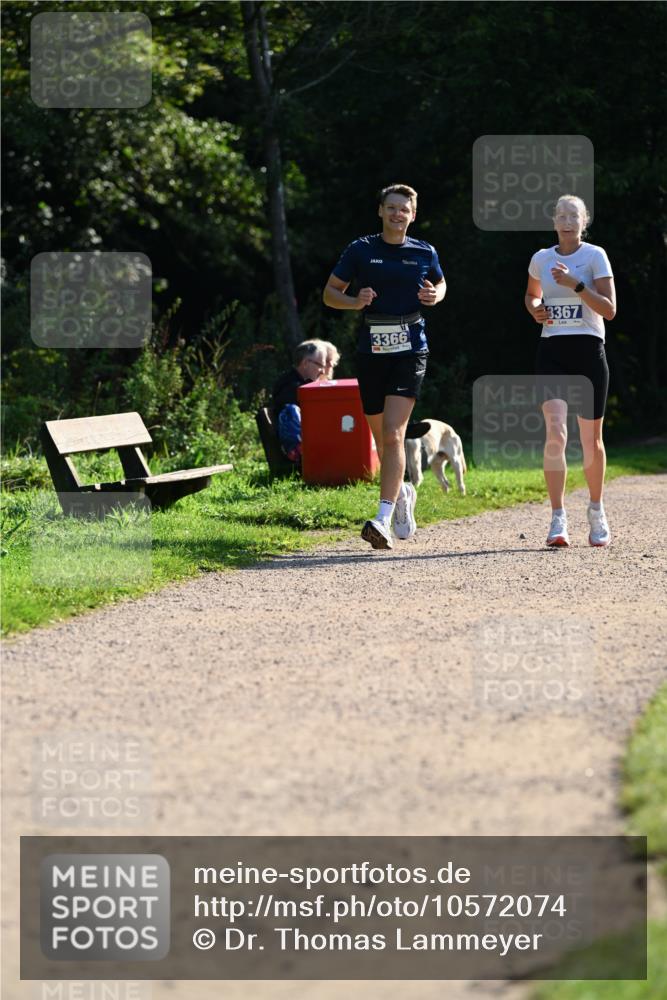 27.09.2026 - 35. Volkslauf durch das schöne Alstertal Dr. Thomas Lammeyer http://msf.ph/oto/10572074 27.09.2026 11:22:01 Laufen 3366, 3367 meine-sportfotos.de