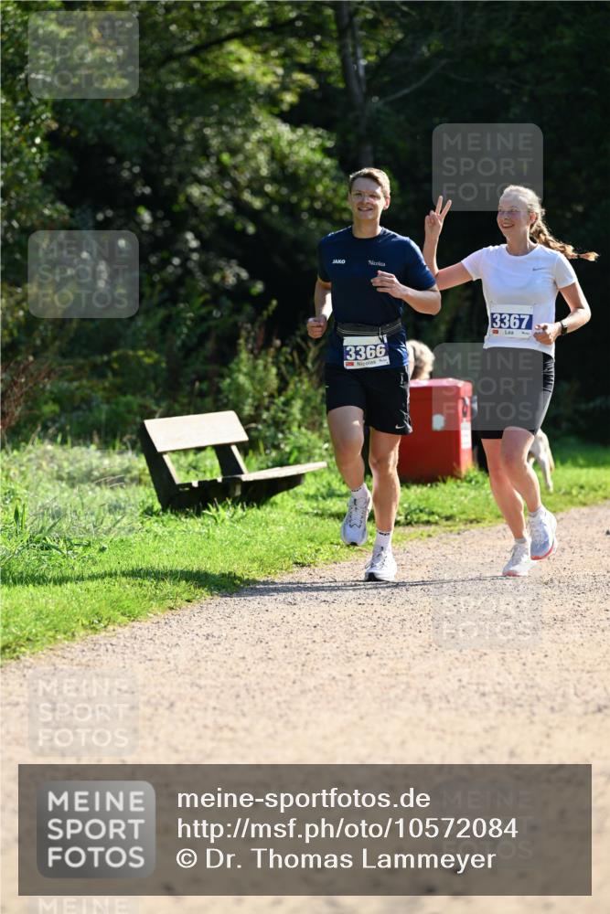 27.09.2026 - 35. Volkslauf durch das schöne Alstertal Dr. Thomas Lammeyer http://msf.ph/oto/10572084 27.09.2026 11:22:02 Laufen 3366, 3367 meine-sportfotos.de