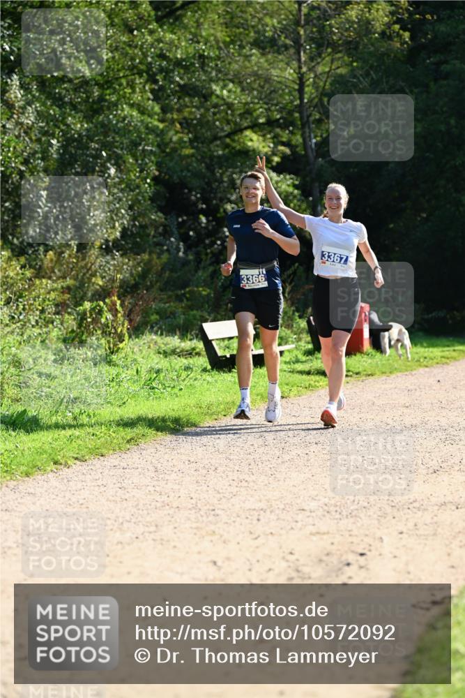 27.09.2026 - 35. Volkslauf durch das schöne Alstertal Dr. Thomas Lammeyer http://msf.ph/oto/10572092 27.09.2026 11:22:03 Laufen 3366, 3367 meine-sportfotos.de