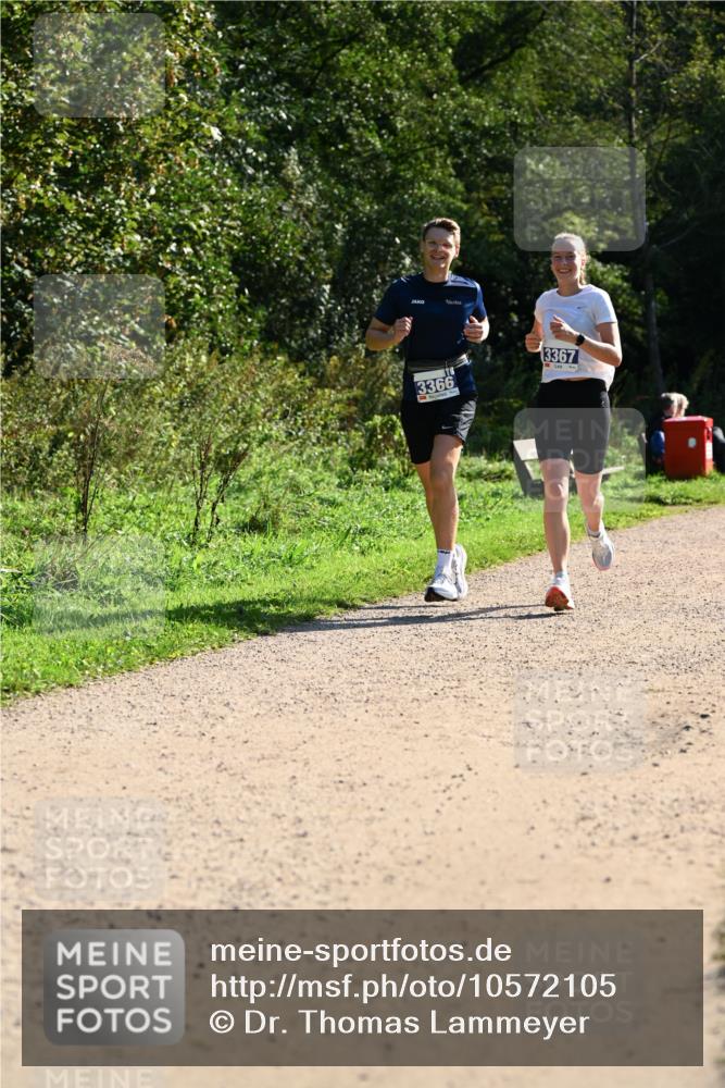 27.09.2026 - 35. Volkslauf durch das schöne Alstertal Dr. Thomas Lammeyer http://msf.ph/oto/10572105 27.09.2026 11:22:05 Laufen 3366, 3367 meine-sportfotos.de