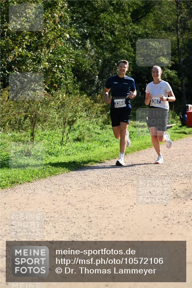 27.09.2026 - 35. Volkslauf durch das schöne Alstertal Dr. Thomas Lammeyer http://msf.ph/oto/10572106 27.09.2026 11:22:05 Laufen 3366, 3367 meine-sportfotos.de