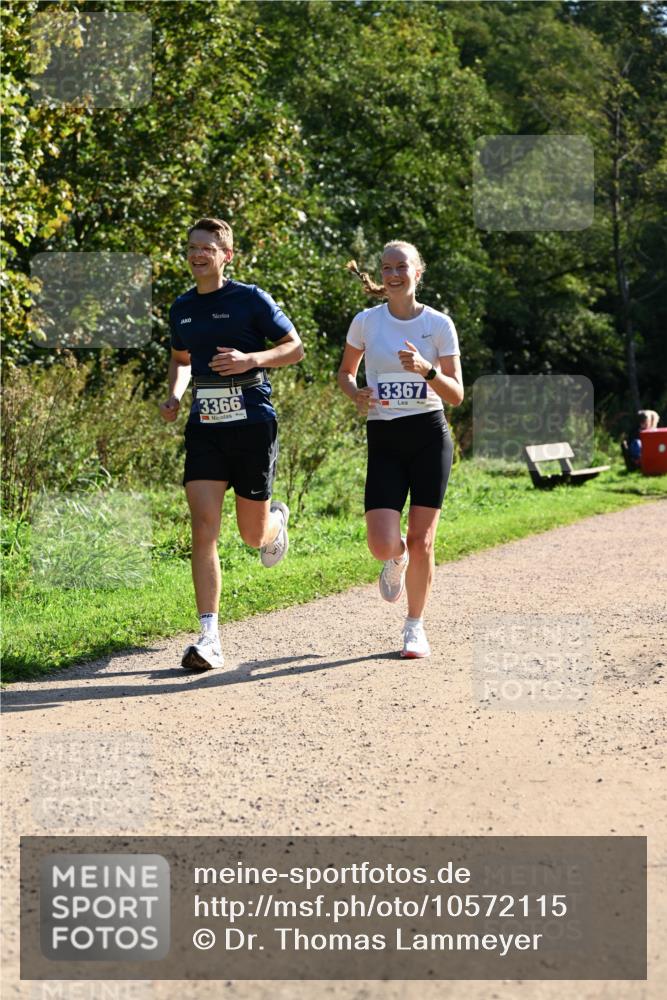 27.09.2026 - 35. Volkslauf durch das schöne Alstertal Dr. Thomas Lammeyer http://msf.ph/oto/10572115 27.09.2026 11:22:06 Laufen 3366, 3367 meine-sportfotos.de