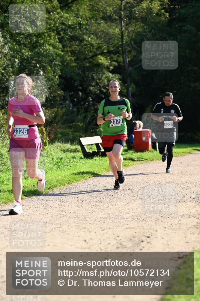 27.09.2026 - 35. Volkslauf durch das schöne Alstertal Dr. Thomas Lammeyer http://msf.ph/oto/10572134 27.09.2026 11:22:11 Laufen 3326, 13379, 3227 meine-sportfotos.de