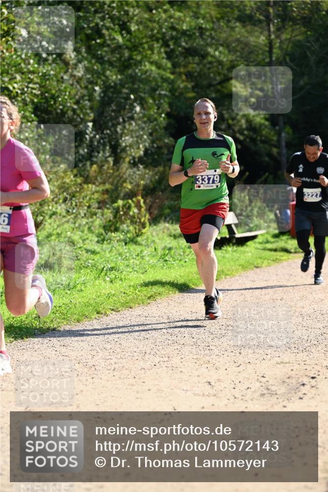 27.09.2026 - 35. Volkslauf durch das schöne Alstertal Dr. Thomas Lammeyer http://msf.ph/oto/10572143 27.09.2026 11:22:12 Laufen 6, 3379, 3227 meine-sportfotos.de