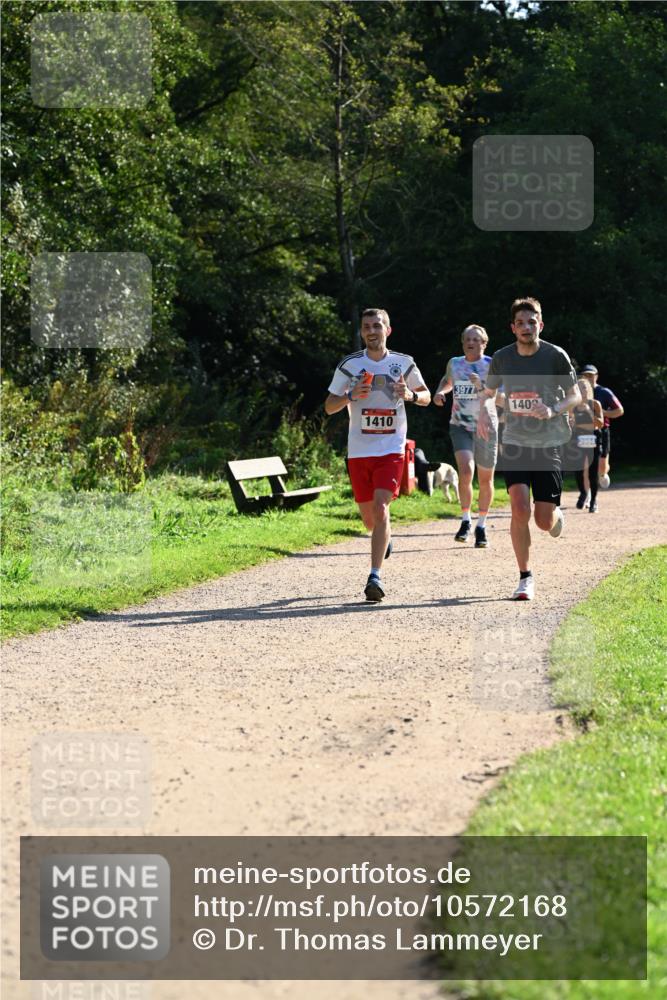 27.09.2026 - 35. Volkslauf durch das schöne Alstertal Dr. Thomas Lammeyer http://msf.ph/oto/10572168 27.09.2026 11:22:16 Laufen 1410, 3977, 140, 3994 meine-sportfotos.de