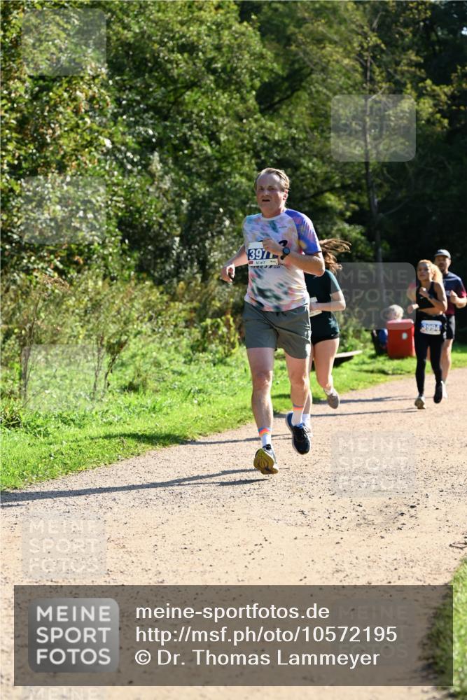 27.09.2026 - 35. Volkslauf durch das schöne Alstertal Dr. Thomas Lammeyer http://msf.ph/oto/10572195 27.09.2026 11:22:19 Laufen 3977, 3994 meine-sportfotos.de