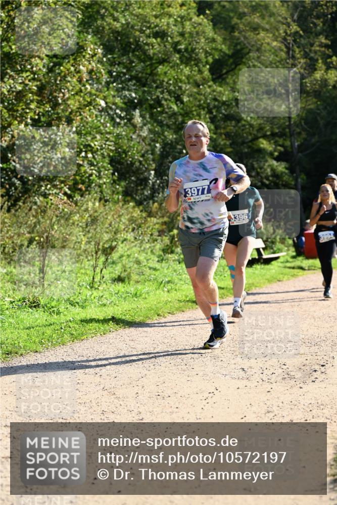 27.09.2026 - 35. Volkslauf durch das schöne Alstertal Dr. Thomas Lammeyer http://msf.ph/oto/10572197 27.09.2026 11:22:20 Laufen 3977, 3396, 3994 meine-sportfotos.de