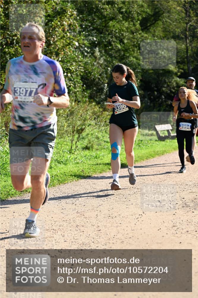 27.09.2026 - 35. Volkslauf durch das schöne Alstertal Dr. Thomas Lammeyer http://msf.ph/oto/10572204 27.09.2026 11:22:21 Laufen 3977, 3396, 3994 meine-sportfotos.de