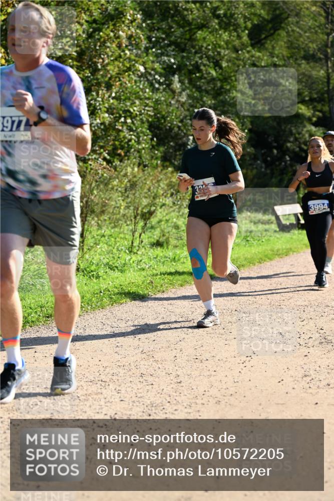 27.09.2026 - 35. Volkslauf durch das schöne Alstertal Dr. Thomas Lammeyer http://msf.ph/oto/10572205 27.09.2026 11:22:21 Laufen 3977, 3994 meine-sportfotos.de