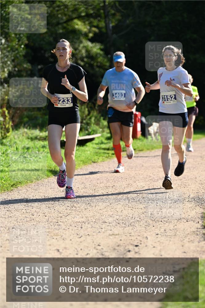 27.09.2026 - 35. Volkslauf durch das schöne Alstertal Dr. Thomas Lammeyer http://msf.ph/oto/10572238 27.09.2026 11:22:27 Laufen 233, 3403, 3152 meine-sportfotos.de