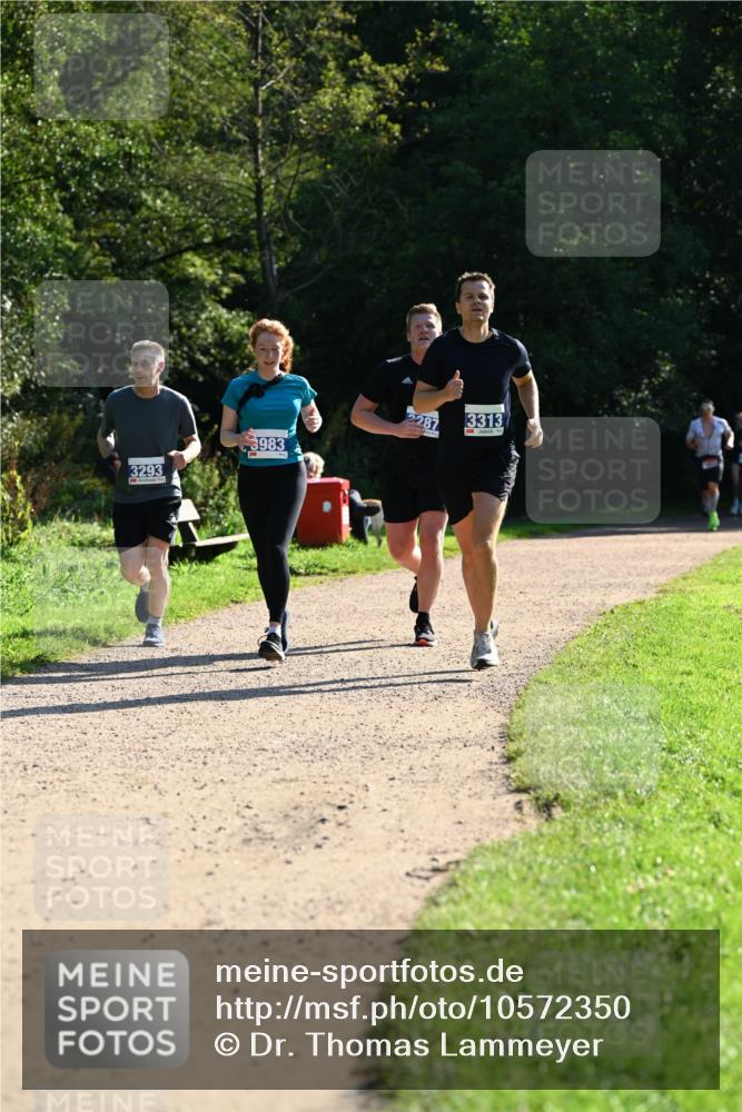 27.09.2026 - 35. Volkslauf durch das schöne Alstertal Dr. Thomas Lammeyer http://msf.ph/oto/10572350 27.09.2026 11:23:24 Laufen 3293, 5983, 2287, 3313 meine-sportfotos.de