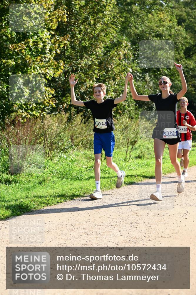 27.09.2026 - 35. Volkslauf durch das schöne Alstertal Dr. Thomas Lammeyer http://msf.ph/oto/10572434 27.09.2026 11:23:37 Laufen 3025, 3026, 3229 meine-sportfotos.de