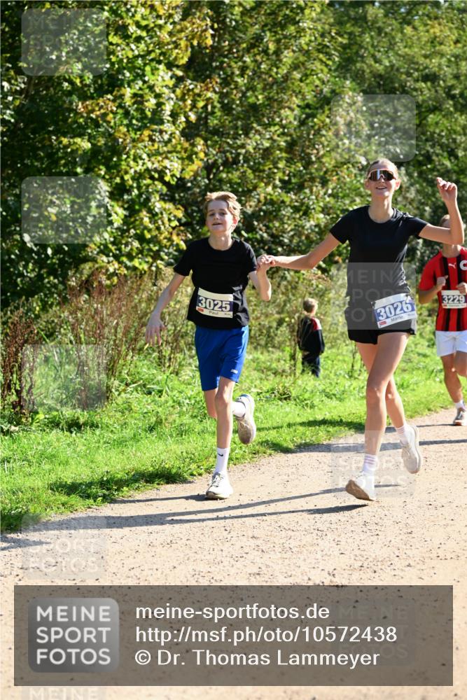27.09.2026 - 35. Volkslauf durch das schöne Alstertal Dr. Thomas Lammeyer http://msf.ph/oto/10572438 27.09.2026 11:23:38 Laufen 3025, 3026, 5, 3229 meine-sportfotos.de