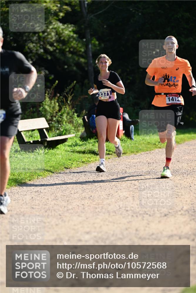 27.09.2026 - 35. Volkslauf durch das schöne Alstertal Dr. Thomas Lammeyer http://msf.ph/oto/10572568 27.09.2026 11:24:06 Laufen 3371, 442, 1412 meine-sportfotos.de