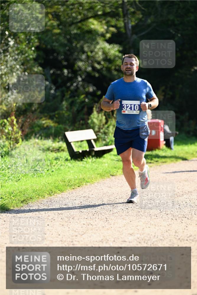 27.09.2026 - 35. Volkslauf durch das schöne Alstertal Dr. Thomas Lammeyer http://msf.ph/oto/10572671 27.09.2026 11:24:33 Laufen 3210 meine-sportfotos.de