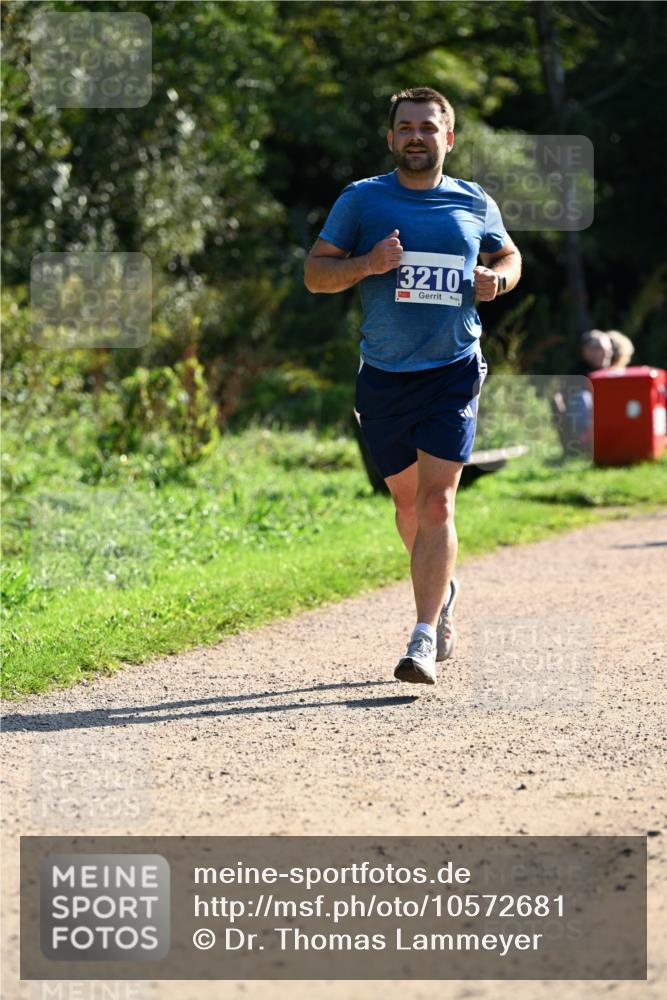 27.09.2026 - 35. Volkslauf durch das schöne Alstertal Dr. Thomas Lammeyer http://msf.ph/oto/10572681 27.09.2026 11:24:34 Laufen 3210 meine-sportfotos.de