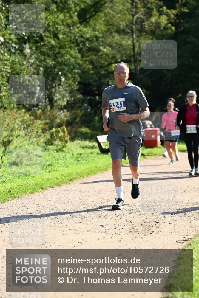 27.09.2026 - 35. Volkslauf durch das schöne Alstertal Dr. Thomas Lammeyer http://msf.ph/oto/10572726 27.09.2026 11:24:41 Laufen 3241, 4199 meine-sportfotos.de