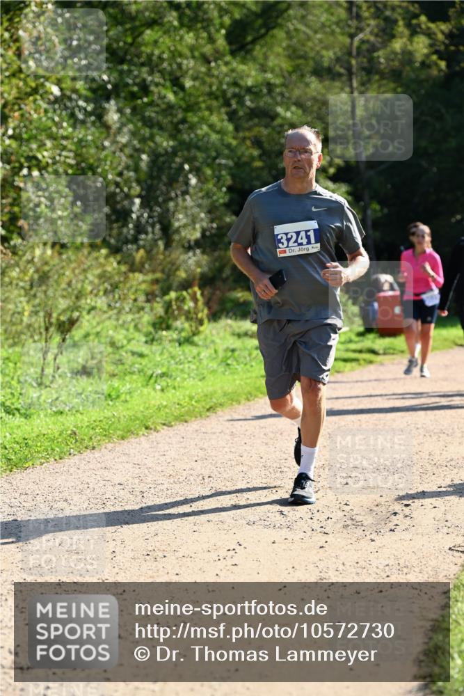 27.09.2026 - 35. Volkslauf durch das schöne Alstertal Dr. Thomas Lammeyer http://msf.ph/oto/10572730 27.09.2026 11:24:42 Laufen 3241 meine-sportfotos.de