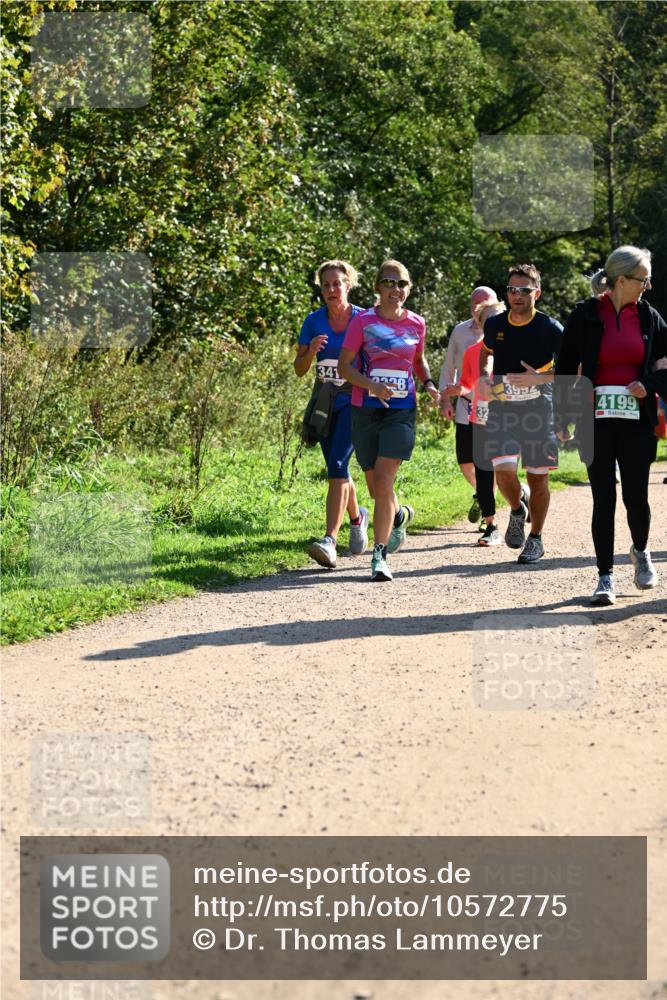 27.09.2026 - 35. Volkslauf durch das schöne Alstertal Dr. Thomas Lammeyer http://msf.ph/oto/10572775 27.09.2026 11:24:48 Laufen 341, 228, 3992, 4199, 32 meine-sportfotos.de