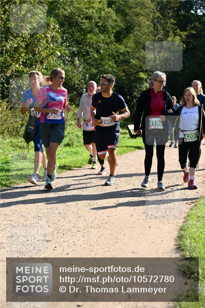 27.09.2026 - 35. Volkslauf durch das schöne Alstertal Dr. Thomas Lammeyer http://msf.ph/oto/10572780 27.09.2026 11:24:49 Laufen 341, 358, 3992, 30, 4199, 4200 meine-sportfotos.de