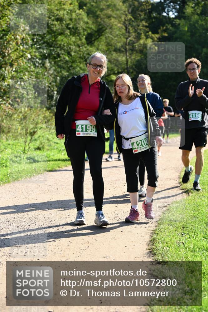 27.09.2026 - 35. Volkslauf durch das schöne Alstertal Dr. Thomas Lammeyer http://msf.ph/oto/10572800 27.09.2026 11:24:52 Laufen 4199, 4200, 4198 meine-sportfotos.de