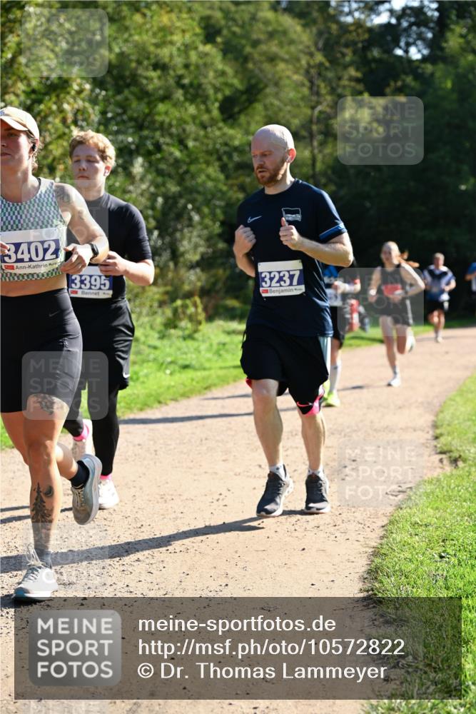 27.09.2026 - 35. Volkslauf durch das schöne Alstertal Dr. Thomas Lammeyer http://msf.ph/oto/10572822 27.09.2026 11:24:59 Laufen 3402, 3395, 3237 meine-sportfotos.de