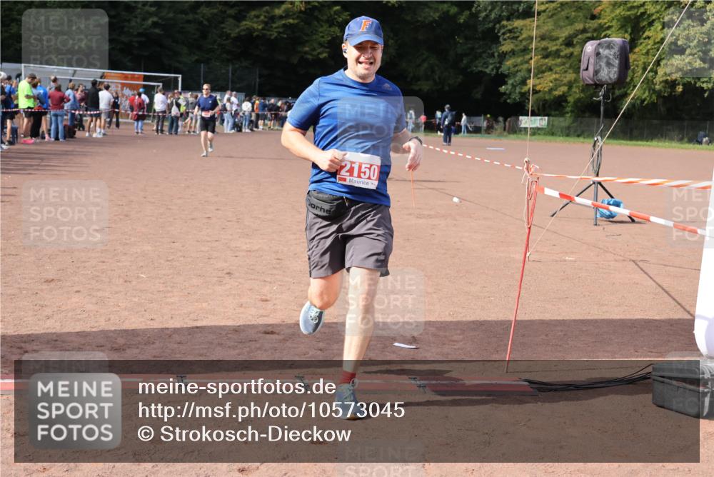27.09.2026 - 35. Volkslauf durch das schöne Alstertal Strokosch-Dieckow http://msf.ph/oto/10573045 27.09.2026 12:23:00 Ziel 1644, 1668, 2150 meine-sportfotos.de