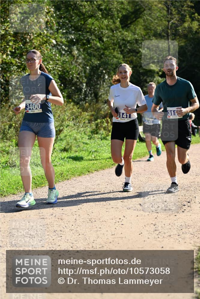 27.09.2026 - 35. Volkslauf durch das schöne Alstertal Dr. Thomas Lammeyer http://msf.ph/oto/10573058 27.09.2026 11:26:25 Laufen 3400, 3141, 3245, 311 meine-sportfotos.de