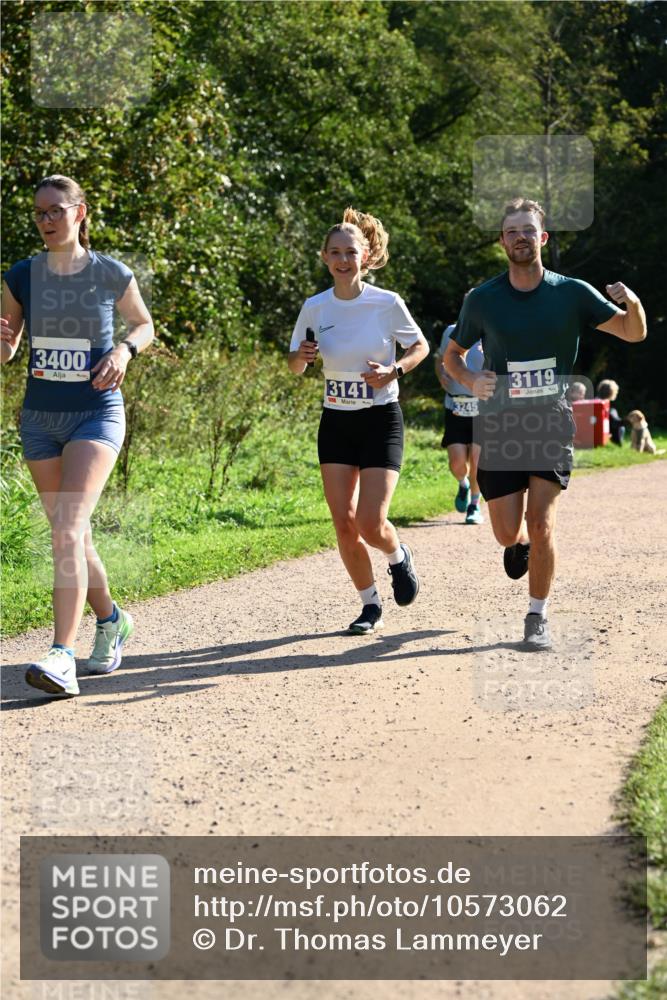 27.09.2026 - 35. Volkslauf durch das schöne Alstertal Dr. Thomas Lammeyer http://msf.ph/oto/10573062 27.09.2026 11:26:26 Laufen 3400, 3141, 3245, 3119 meine-sportfotos.de