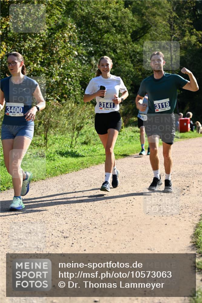 27.09.2026 - 35. Volkslauf durch das schöne Alstertal Dr. Thomas Lammeyer http://msf.ph/oto/10573063 27.09.2026 11:26:26 Laufen 3400, 3141, 3245, 3119 meine-sportfotos.de