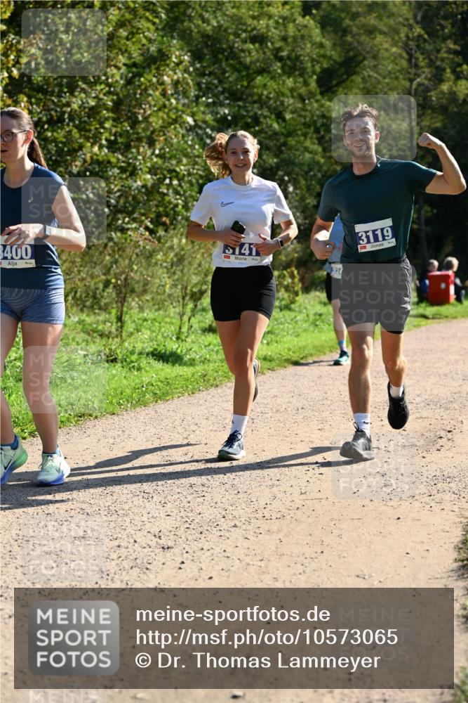 27.09.2026 - 35. Volkslauf durch das schöne Alstertal Dr. Thomas Lammeyer http://msf.ph/oto/10573065 27.09.2026 11:26:26 Laufen 3400, 5141, 3119 meine-sportfotos.de
