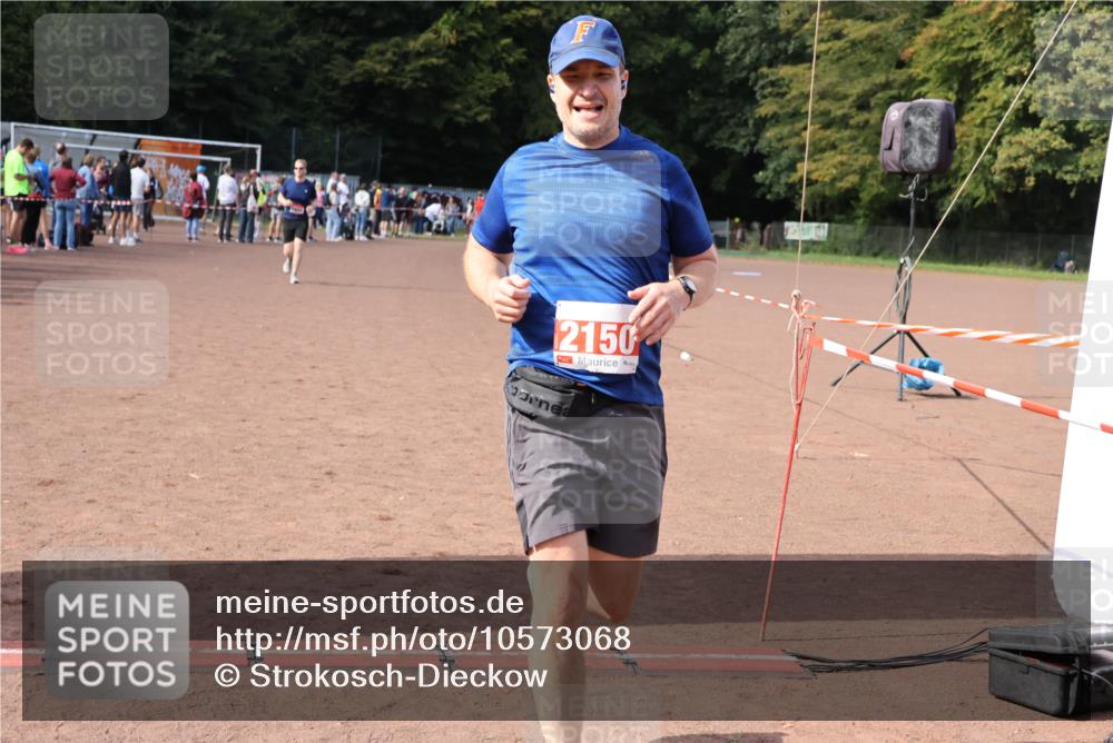 27.09.2026 - 35. Volkslauf durch das schöne Alstertal Strokosch-Dieckow http://msf.ph/oto/10573068 27.09.2026 12:23:01 Ziel 1644, 1668, 2150 meine-sportfotos.de