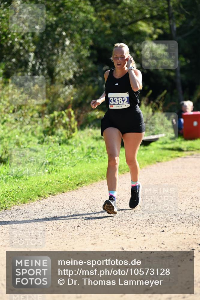 27.09.2026 - 35. Volkslauf durch das schöne Alstertal Dr. Thomas Lammeyer http://msf.ph/oto/10573128 27.09.2026 11:26:37 Laufen 3382 meine-sportfotos.de