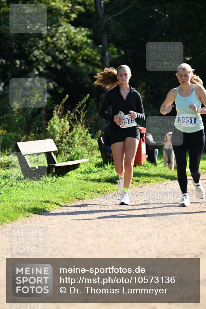 27.09.2026 - 35. Volkslauf durch das schöne Alstertal Dr. Thomas Lammeyer http://msf.ph/oto/10573136 27.09.2026 11:26:39 Laufen 3975, 3951 meine-sportfotos.de
