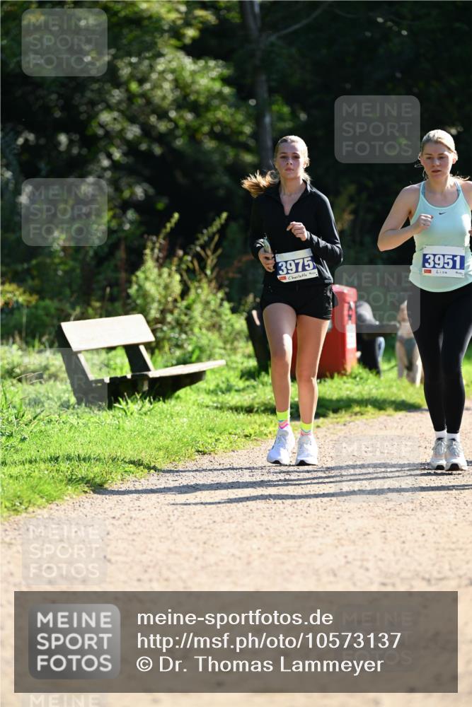 27.09.2026 - 35. Volkslauf durch das schöne Alstertal Dr. Thomas Lammeyer http://msf.ph/oto/10573137 27.09.2026 11:26:39 Laufen 3975, 3951 meine-sportfotos.de