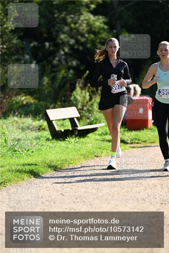 27.09.2026 - 35. Volkslauf durch das schöne Alstertal Dr. Thomas Lammeyer http://msf.ph/oto/10573142 27.09.2026 11:26:39 Laufen 3975, 395 meine-sportfotos.de