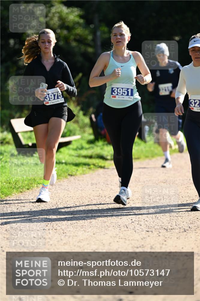 27.09.2026 - 35. Volkslauf durch das schöne Alstertal Dr. Thomas Lammeyer http://msf.ph/oto/10573147 27.09.2026 11:26:40 Laufen 3975, 3951, 32 meine-sportfotos.de