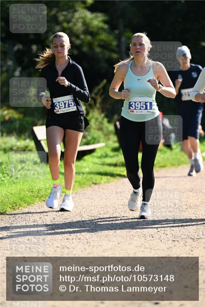 27.09.2026 - 35. Volkslauf durch das schöne Alstertal Dr. Thomas Lammeyer http://msf.ph/oto/10573148 27.09.2026 11:26:40 Laufen 3975, 3951 meine-sportfotos.de