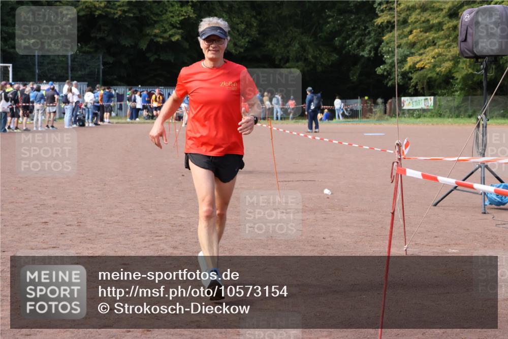 27.09.2026 - 35. Volkslauf durch das schöne Alstertal Strokosch-Dieckow http://msf.ph/oto/10573154 27.09.2026 12:23:24 Ziel 2086, 2372 meine-sportfotos.de