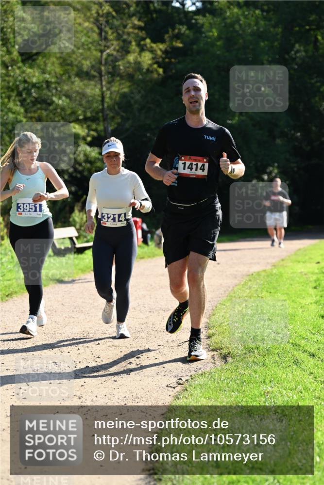 27.09.2026 - 35. Volkslauf durch das schöne Alstertal Dr. Thomas Lammeyer http://msf.ph/oto/10573156 27.09.2026 11:26:42 Laufen 3951, 3214, 1414 meine-sportfotos.de