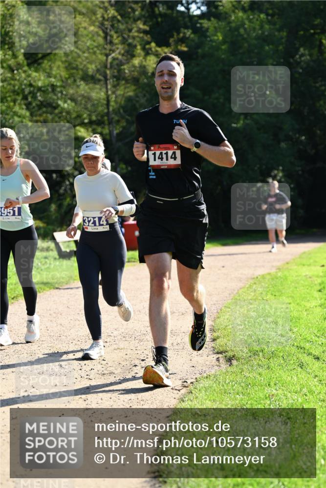 27.09.2026 - 35. Volkslauf durch das schöne Alstertal Dr. Thomas Lammeyer http://msf.ph/oto/10573158 27.09.2026 11:26:42 Laufen 951, 3214, 1414 meine-sportfotos.de