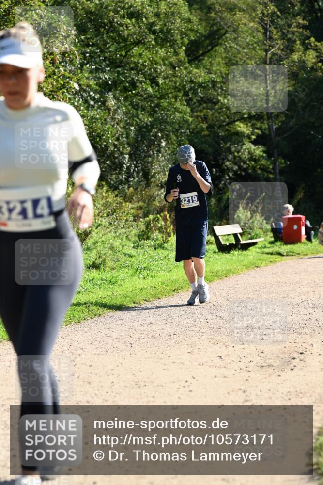 27.09.2026 - 35. Volkslauf durch das schöne Alstertal Dr. Thomas Lammeyer http://msf.ph/oto/10573171 27.09.2026 11:26:44 Laufen 3214, 3219 meine-sportfotos.de