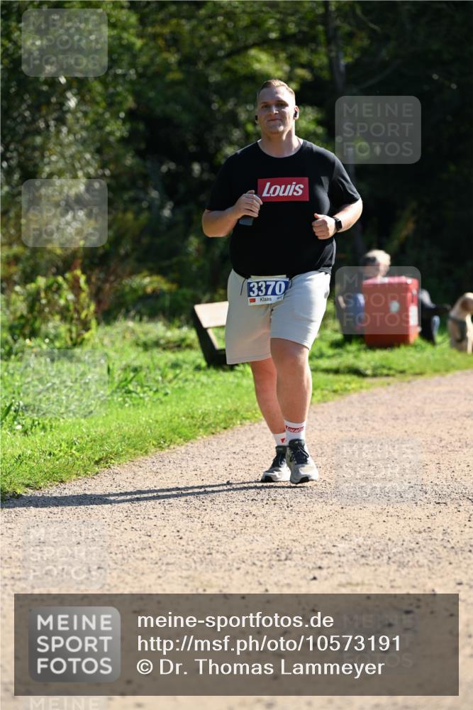 27.09.2026 - 35. Volkslauf durch das schöne Alstertal Dr. Thomas Lammeyer http://msf.ph/oto/10573191 27.09.2026 11:26:49 Laufen 3370, 3 meine-sportfotos.de