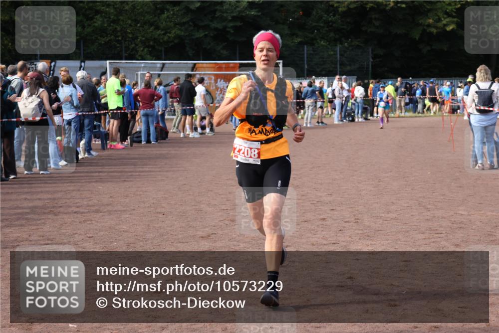 27.09.2026 - 35. Volkslauf durch das schöne Alstertal Strokosch-Dieckow http://msf.ph/oto/10573229 27.09.2026 12:23:38 Ziel 2208 meine-sportfotos.de