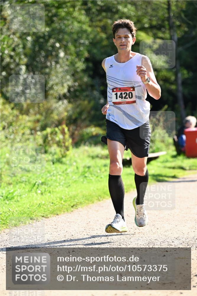 27.09.2026 - 35. Volkslauf durch das schöne Alstertal Dr. Thomas Lammeyer http://msf.ph/oto/10573375 27.09.2026 11:27:39 Laufen 1420 meine-sportfotos.de
