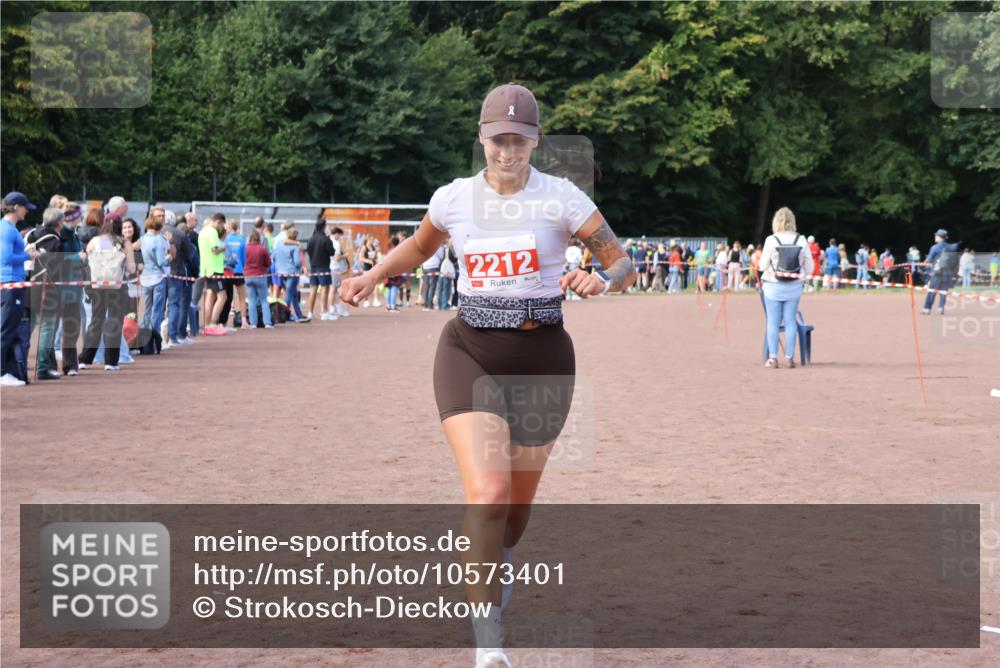 27.09.2026 - 35. Volkslauf durch das schöne Alstertal Strokosch-Dieckow http://msf.ph/oto/10573401 27.09.2026 12:24:24 Ziel 2212 meine-sportfotos.de