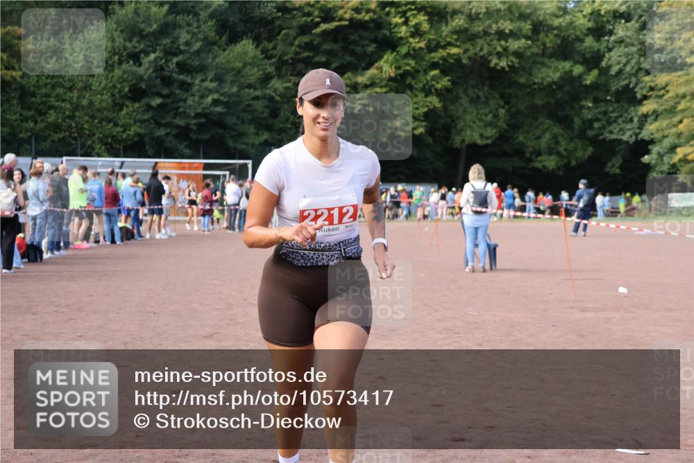 27.09.2026 - 35. Volkslauf durch das schöne Alstertal Strokosch-Dieckow http://msf.ph/oto/10573417 27.09.2026 12:24:24 Ziel 2212 meine-sportfotos.de