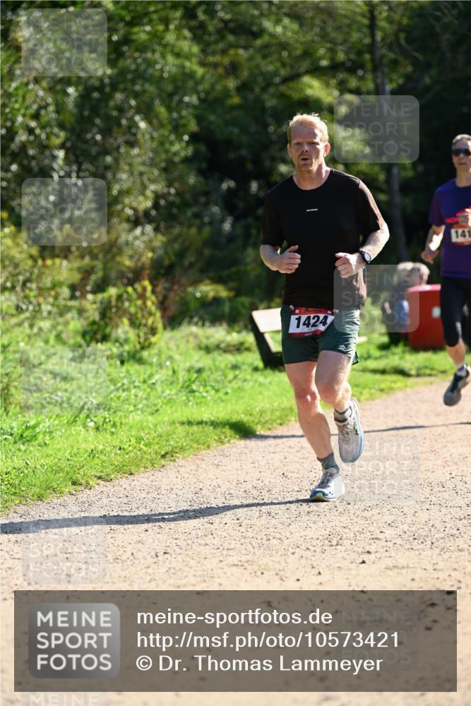 27.09.2026 - 35. Volkslauf durch das schöne Alstertal Dr. Thomas Lammeyer http://msf.ph/oto/10573421 27.09.2026 11:27:57 Laufen 1424, 141 meine-sportfotos.de