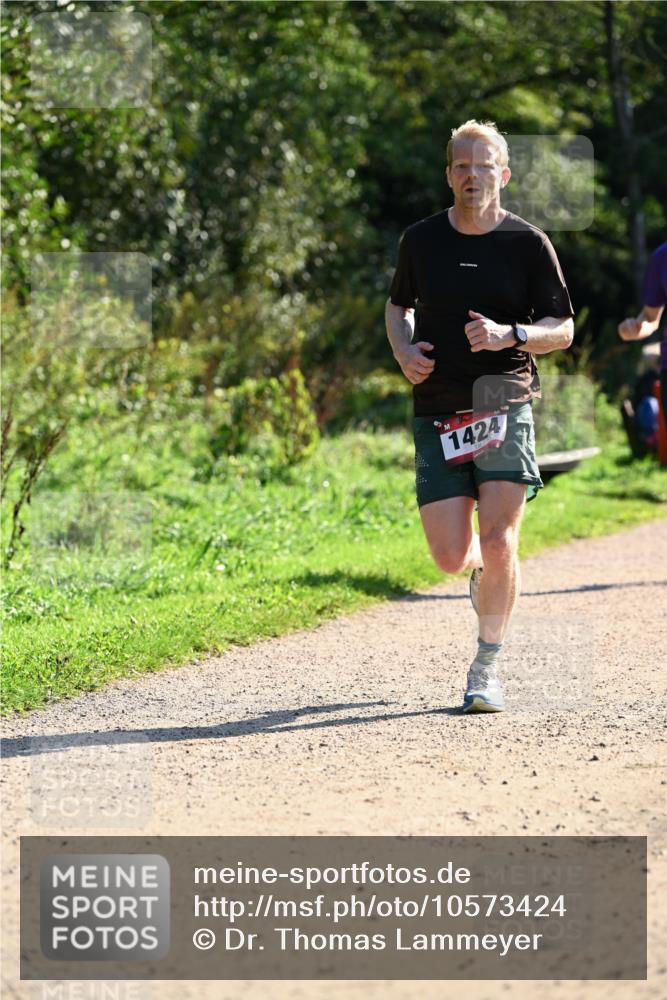 27.09.2026 - 35. Volkslauf durch das schöne Alstertal Dr. Thomas Lammeyer http://msf.ph/oto/10573424 27.09.2026 11:27:57 Laufen 1424 meine-sportfotos.de